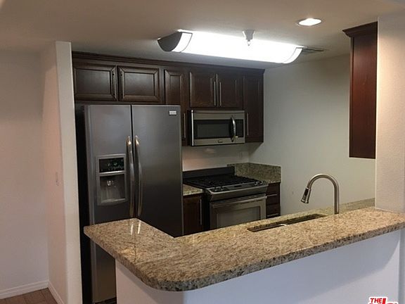 3rd image of 11925 Kling St APT 208