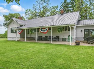 10626 Oakview Dr, Beloit, OH 44609