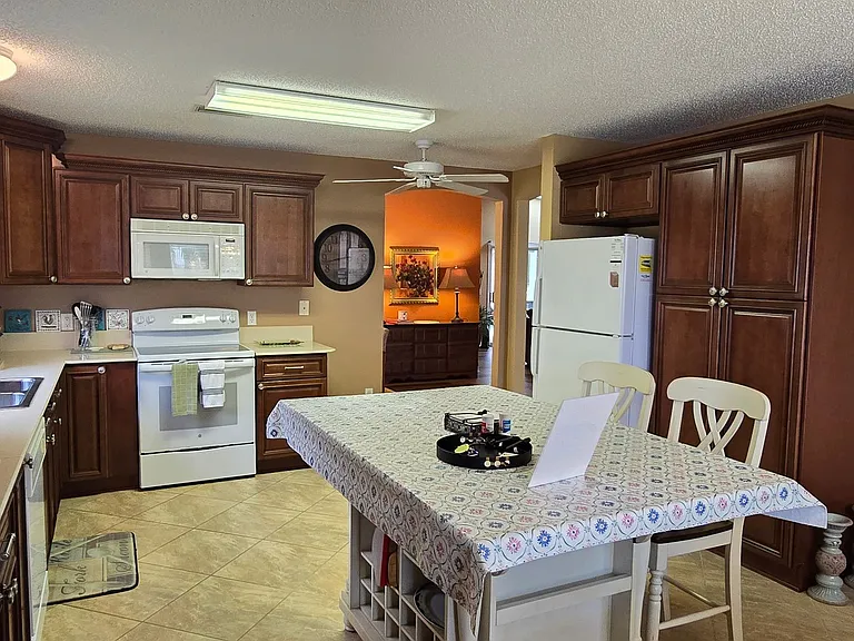 2137 Gerardo Ave — Photo 15