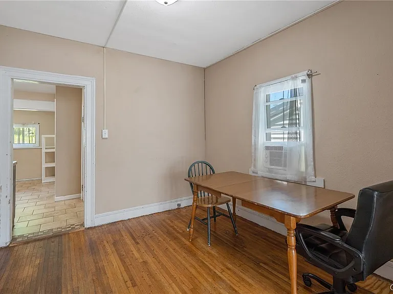 39 John St — Photo 6