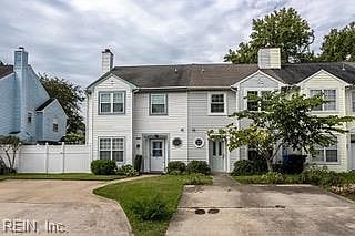 1st image of 1340 Victorian Cres