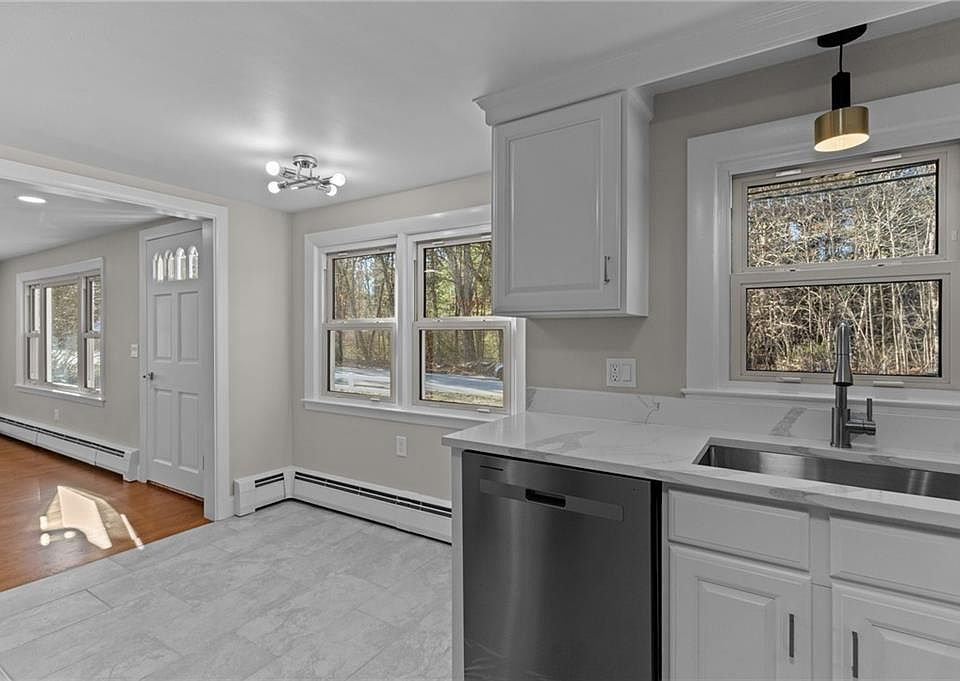 1175 Tarkiln Rd, Burrillville, RI 02830 Zillow