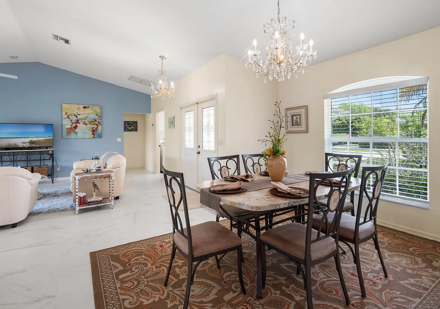 Cute and Cozy Furnished Family home on the Island..Available NOW. — Photo 3