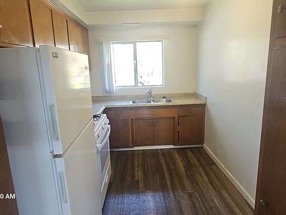 5th image of 1134 Fairview Ave #7