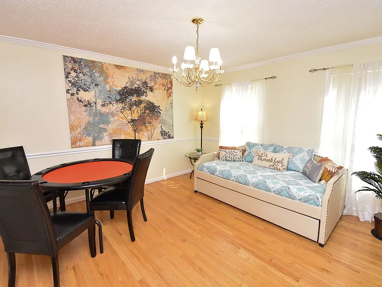 2570 Country Club Dr — Photo 10