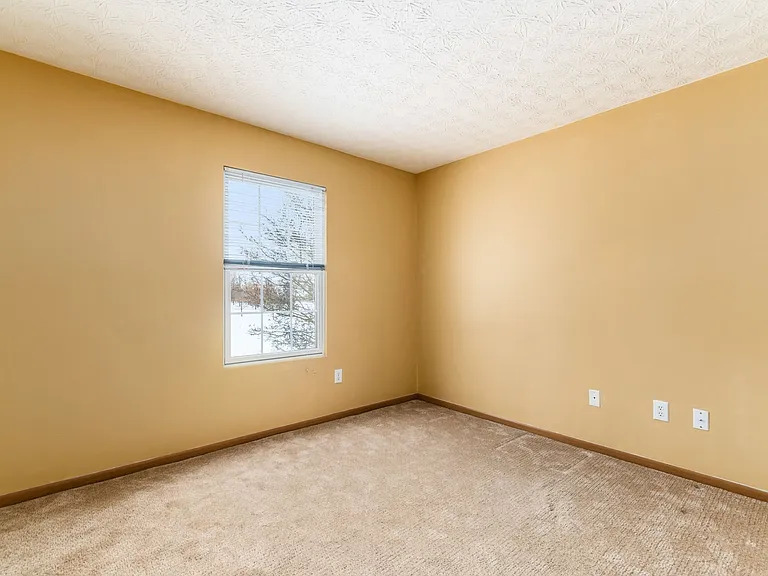 135 Saratoga St — Photo 22