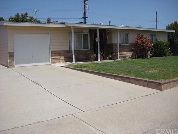 2nd image of 1419 E Florida Pl