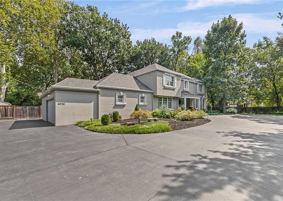 5925 State Line Rd, Kansas City, MO 64113 | Zillow