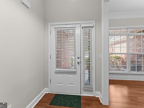 5th image of 204 Galloway St