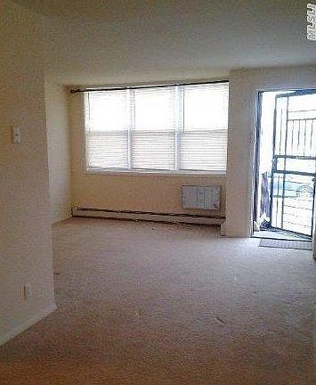 2nd image of 623 Vandalia Ave