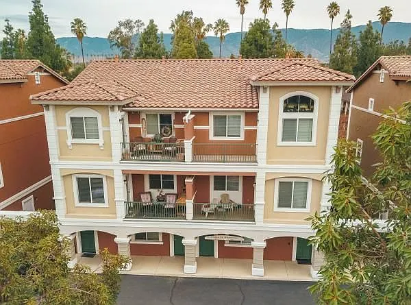 1 bed, 2902 sqft, $1,100 — Photo 1