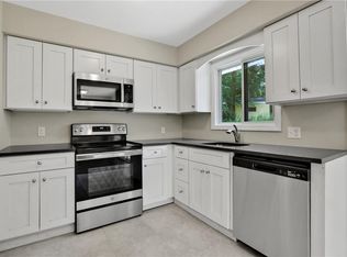 2772 Sarles Dr, Yorktown Heights, NY 10598