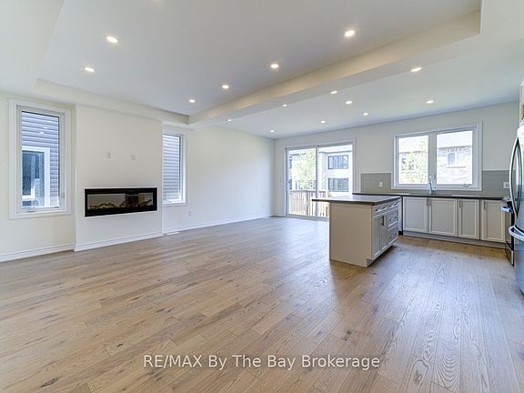 5th image of 15 Sun Valley Ave