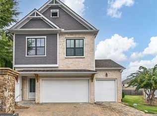 109 Village Green Ave, Woodstock, GA 30189