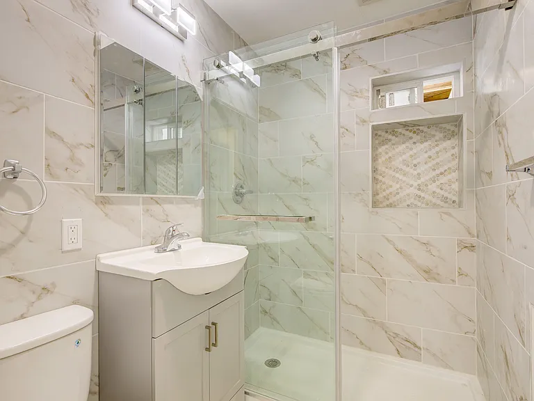 670 W Broadway #2 — Photo 15