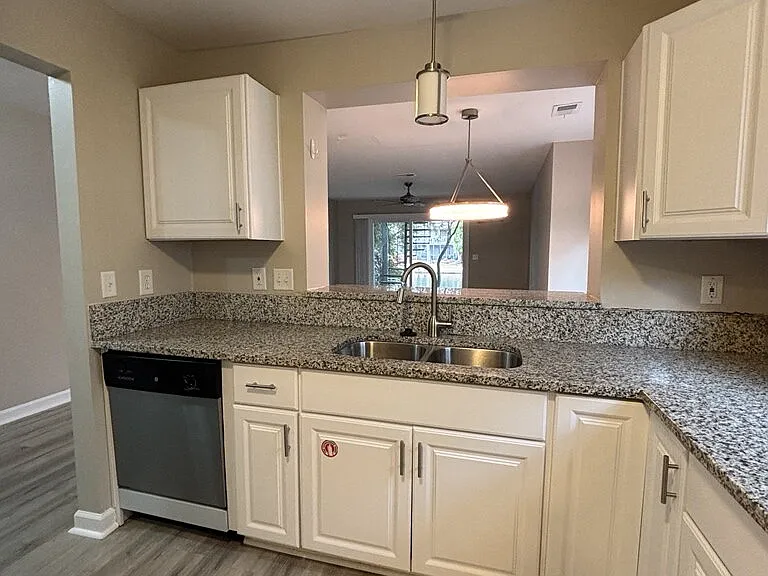 8483 Yadkin Cir #D — Photo 9