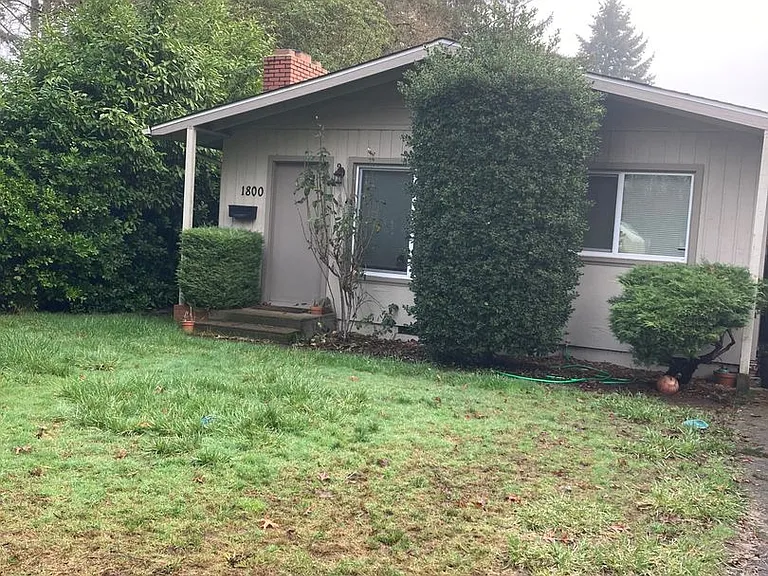 1800 NW Grant Ave — Photo 3