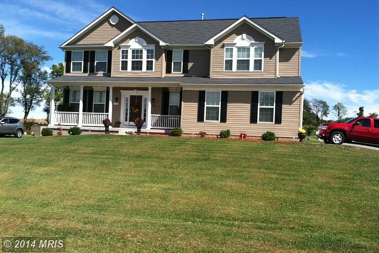 1st image of 923 Crestwood Dr