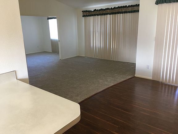 3rd image of 8494 W Willowcourt Dr