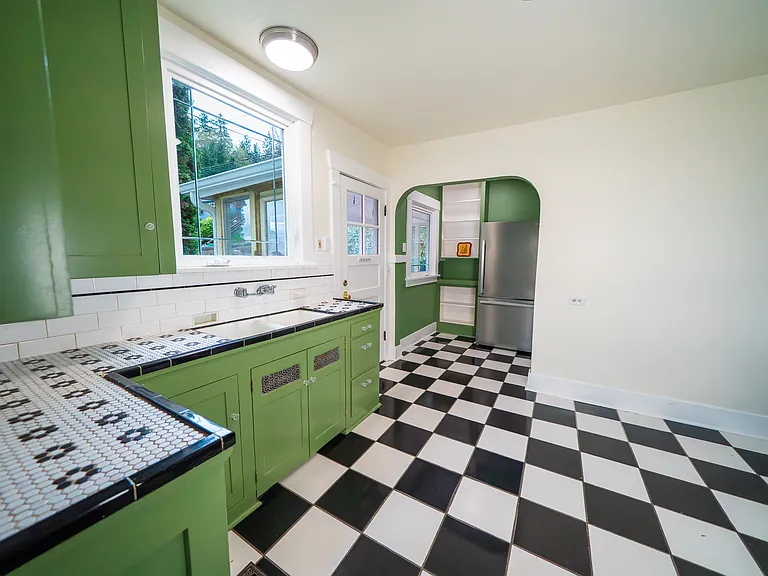 kitchen & pantry
