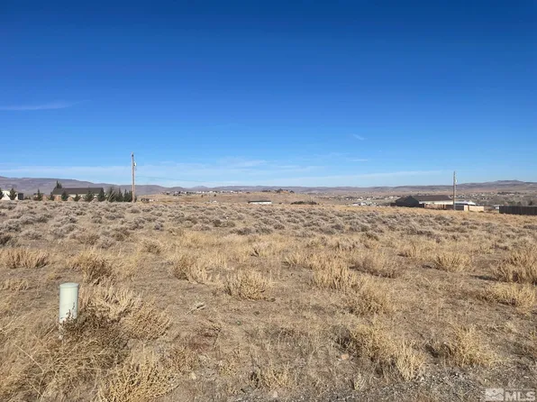 1440 Cooney Dr, Silver Springs, NV 89429