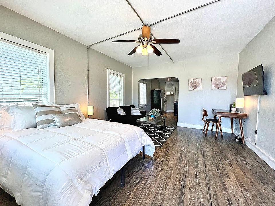 1st image of 304 Palo Alto St #3