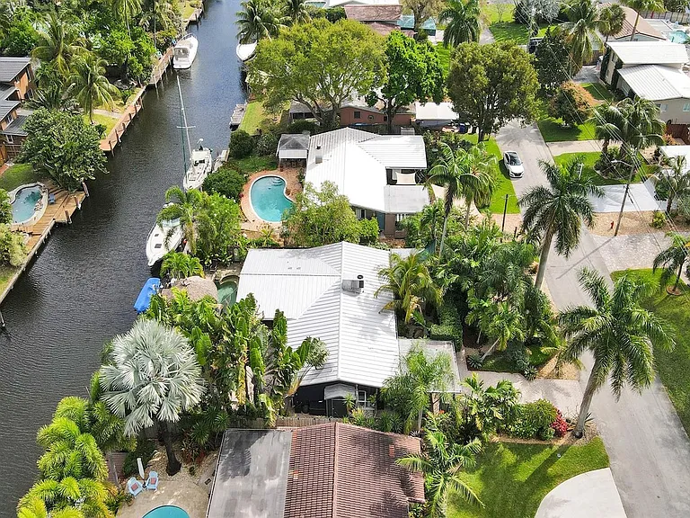 1613 SW 5th Ct — Photo 35