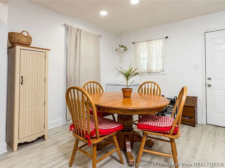 3230 Periwinkle Dr — Photo 7
