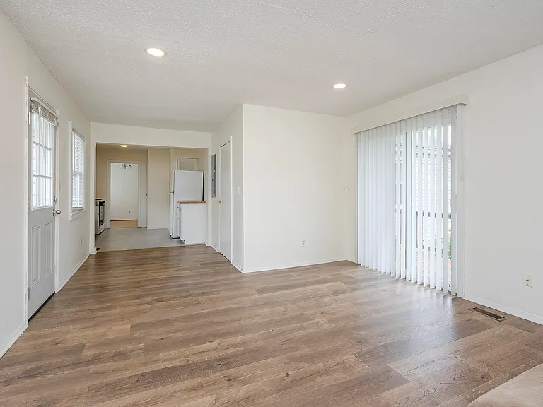649 Mitchell Ave — Photo 15