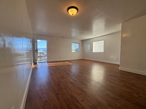 269 E Main St #B Photo 1