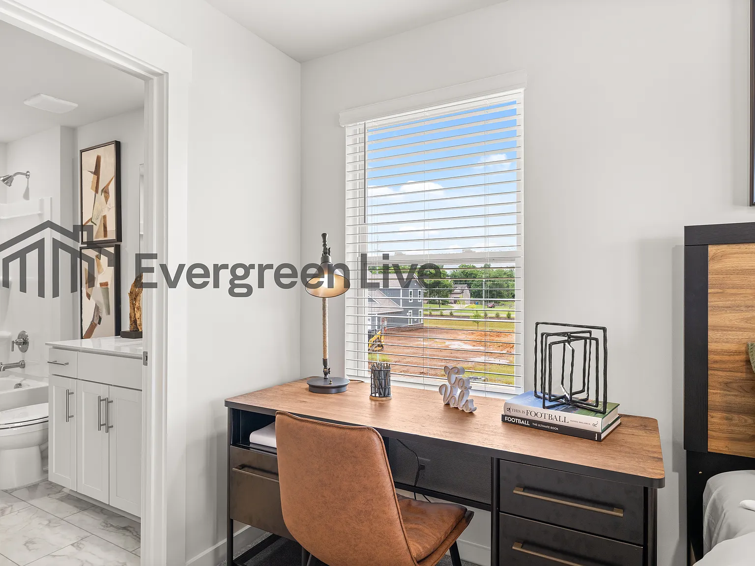 5 bed, 4.5 bath, 3078 sqft, $3,045 — Photo 3