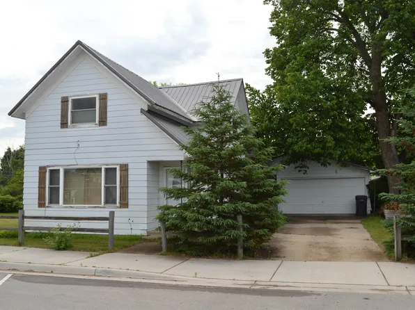 307 Maple St, Kalkaska, MI 49646