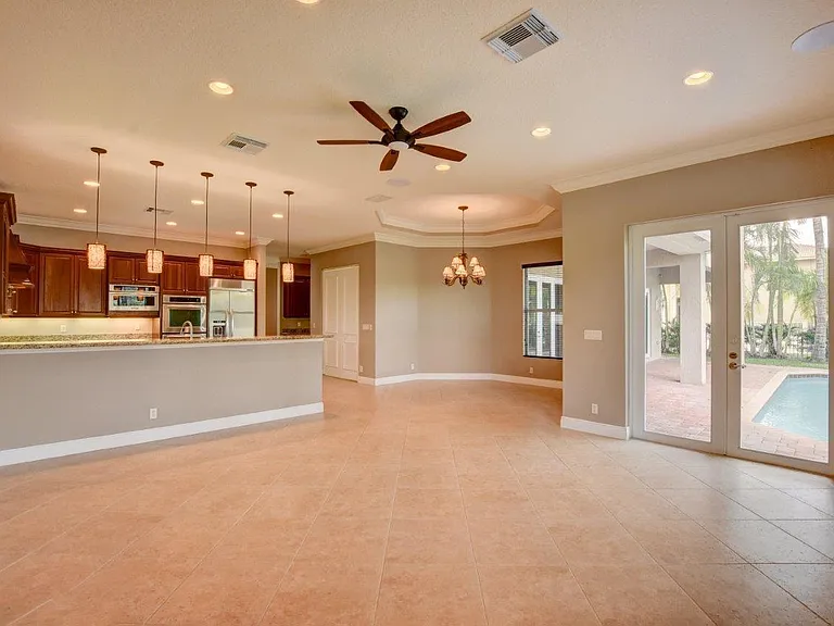 6669 Cobia Cir — Photo 10