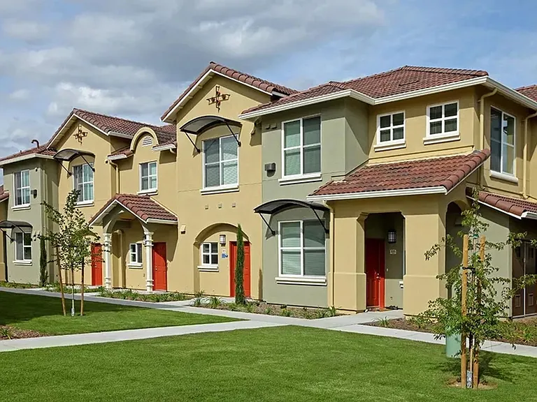 Parc Grove Commons — Photo 14
