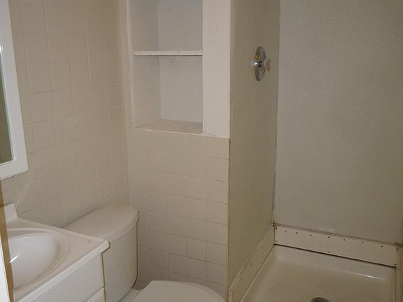 3rd image of 230 Delamore Pl #2