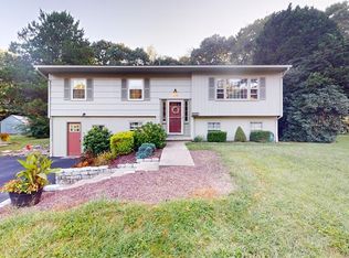 170 Chatworth Rd, North Kingstown, RI 02852