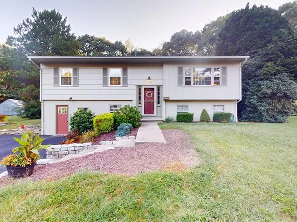 170 Chatworth Rd, North Kingstown, RI 02852