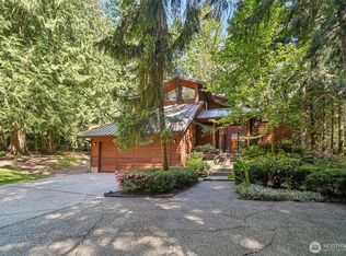 26708 NE 40th St, Redmond, WA