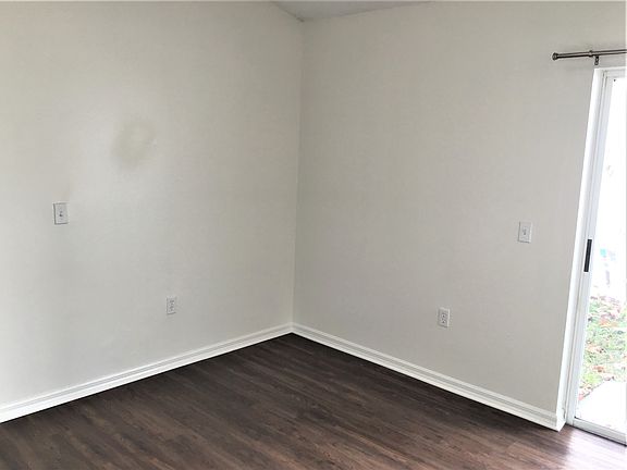 5th image of 305 Placid Lake Dr