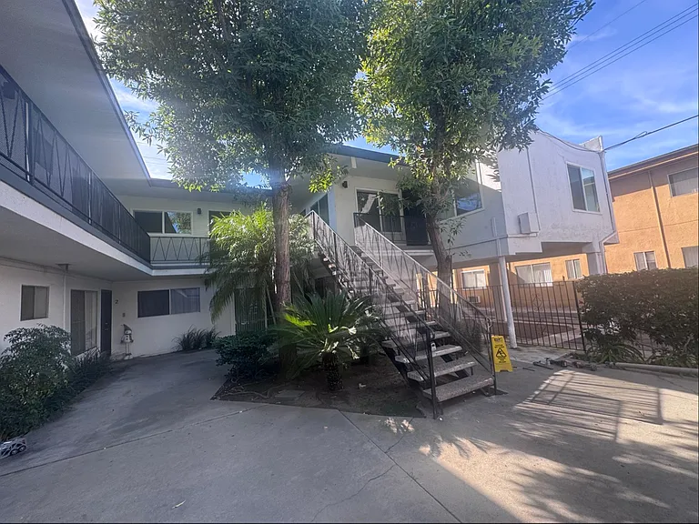 8127 Stewart and Gray — Photo 1