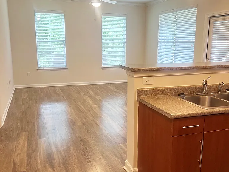 Belmont at Tryon Apartments — Photo 103