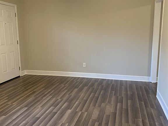 4th image of 11825 E Gateway Dr SE #B-1