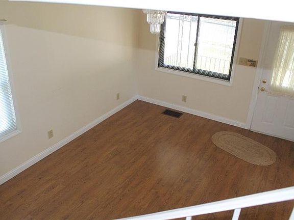 3rd image of 4126 Lora Ave