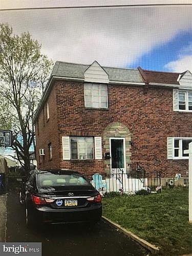 2nd image of 122 W Garrison Rd