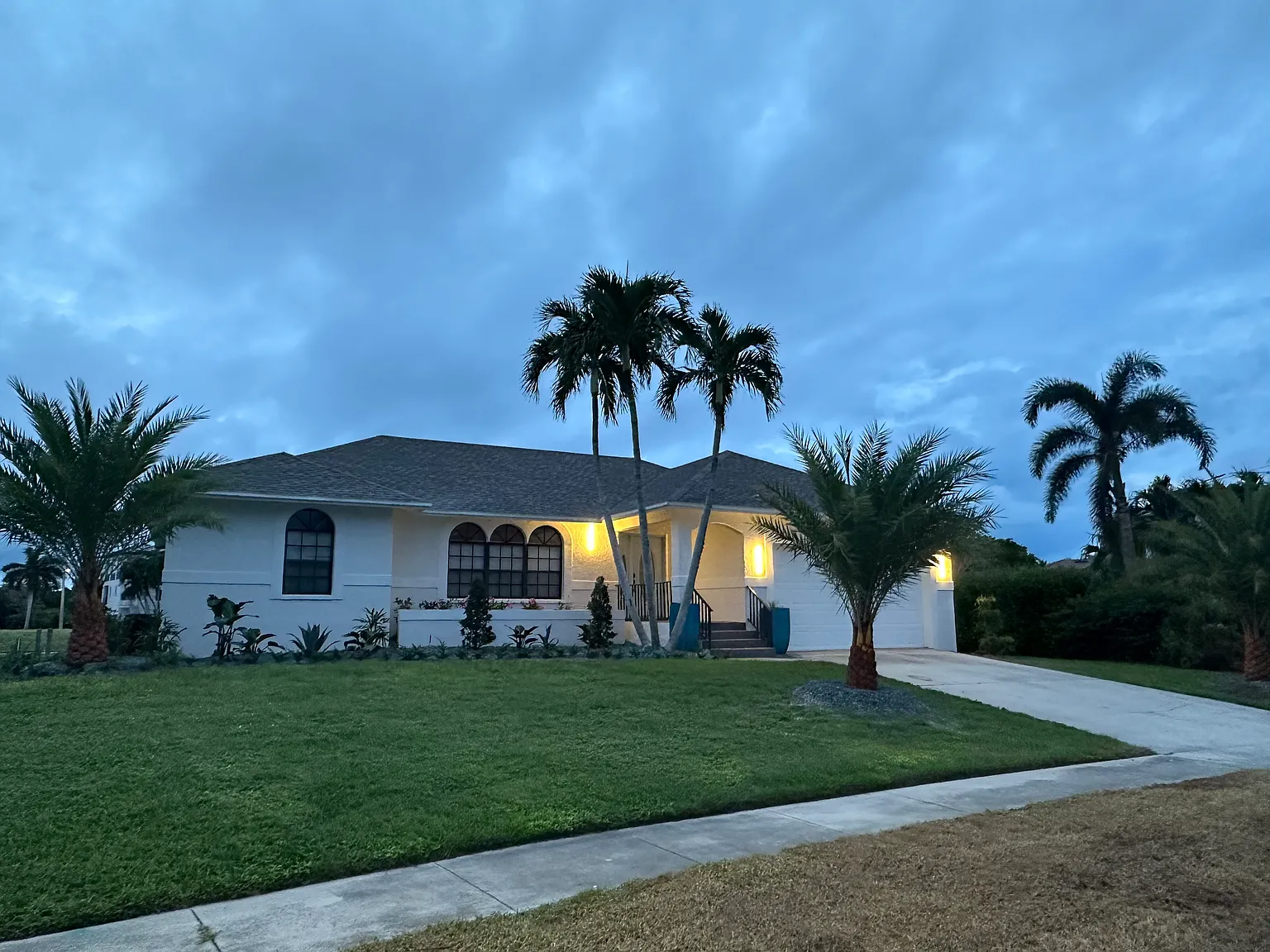 355 Henderson Ct — Photo 3