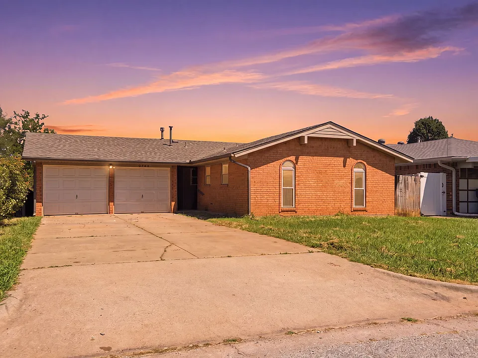 5404 S Huddleston Dr