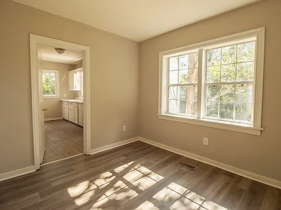 373 Belcher Dr — Photo 4