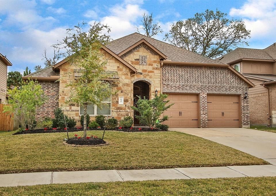 Beautiful home located in the fabulous community of Jacobs Reserve and zoned to wonderful Conroe ISD schools. This home boasts a great floor plan with 4 spacious bedrooms and 2 car garage.