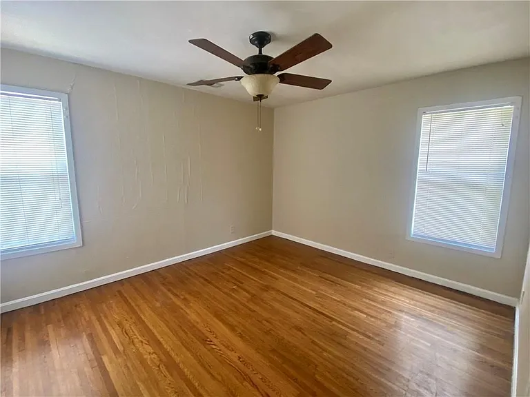 233 Eastgate Dr — Photo 13