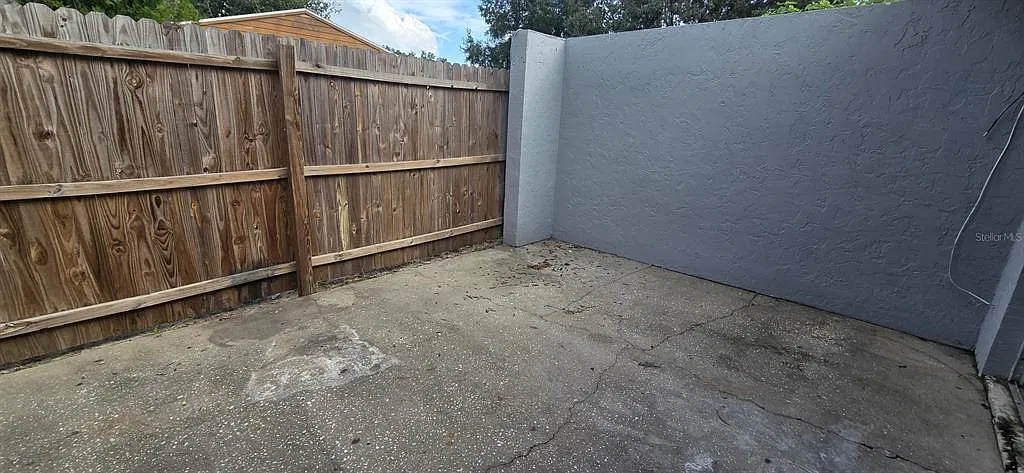 2 bed, 1.5 bath, 816 sqft, $1,250 — Photo 2